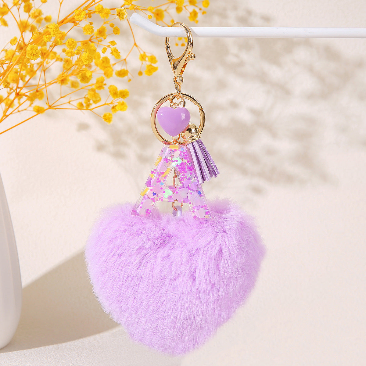 Wholesale in stock Love Shape Hair Ball Letter Keychain Wholesale Glue Sequins 26 Letter Key Ring Girl Backpack Decoration